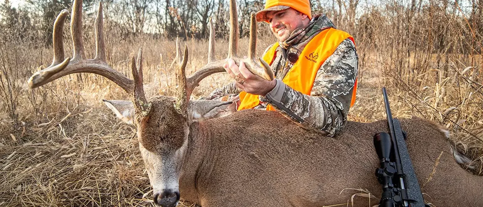 Essential-Rules-for-Shooting-Whitetail-Deer-Successfully-