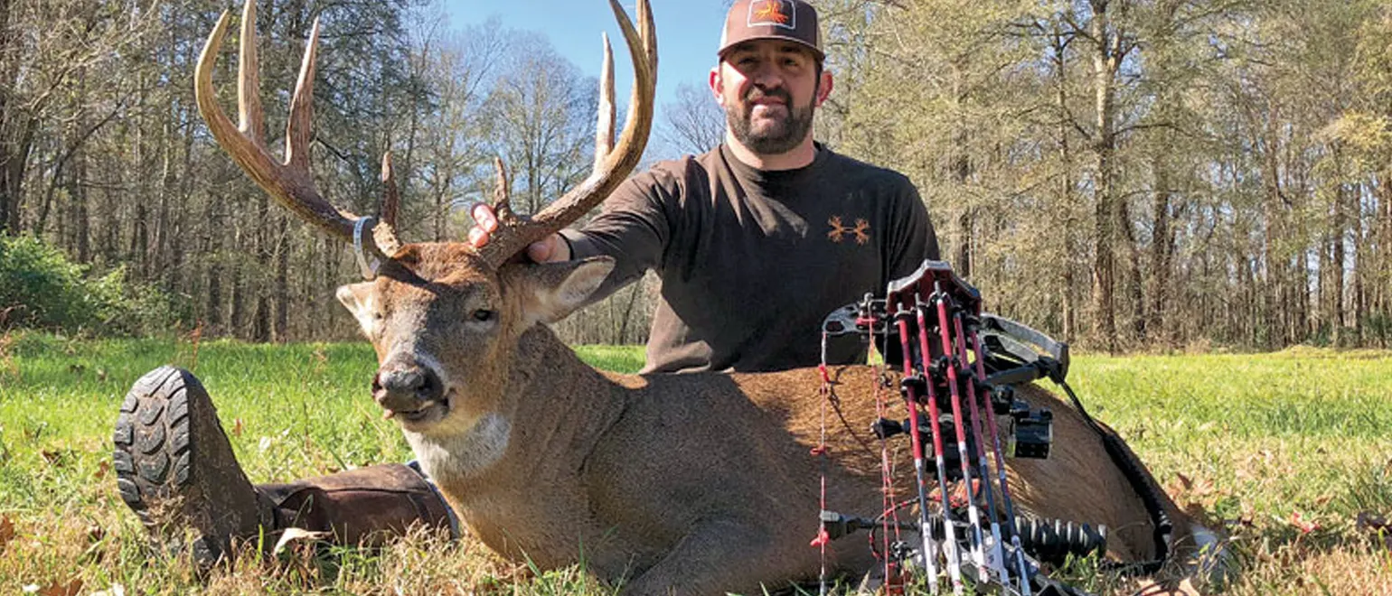 Mastering-Treestand-Deer-Hunting-Tips-Throughout-the-Season-